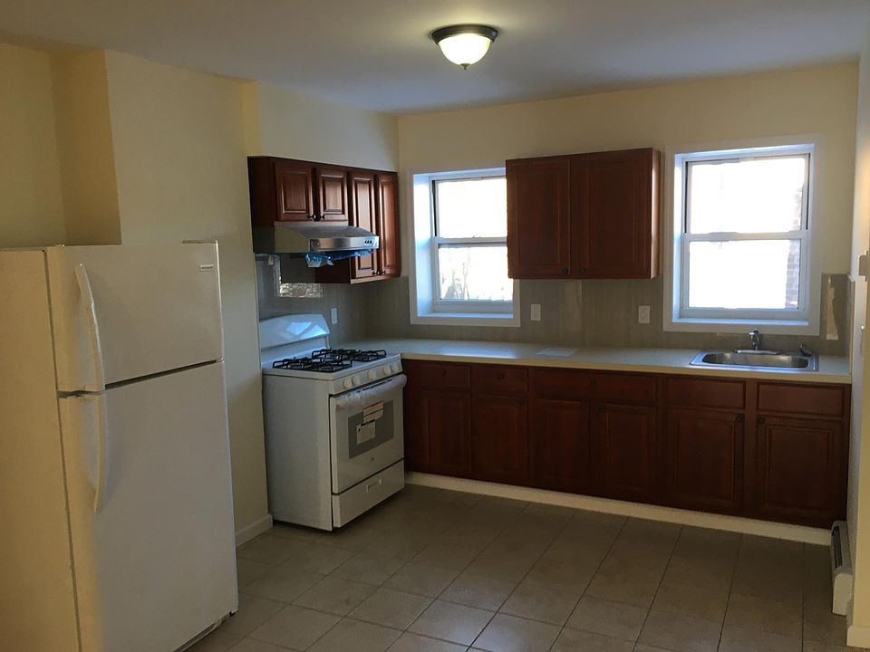 1st image of 5 Corson Ave #1