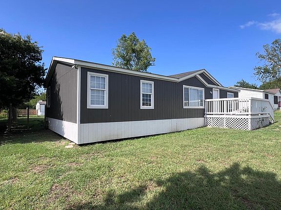3rd image of 905 Edgar Ct