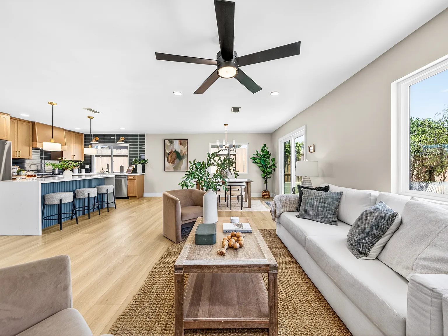 4948 Luna Dr — Photo 4