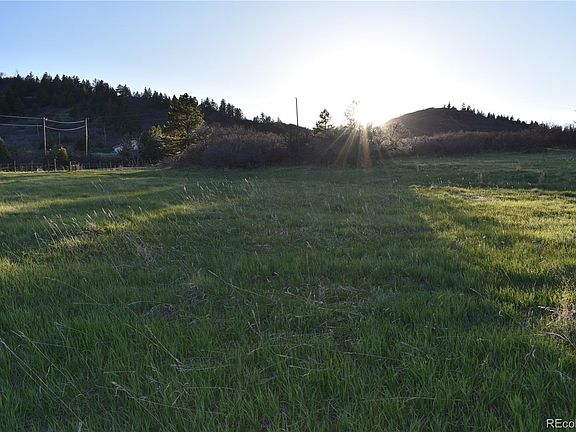 3rd image of 7037 Meadowbrook Ln
