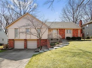10819 W 102nd St, Overland Park, KS 66214