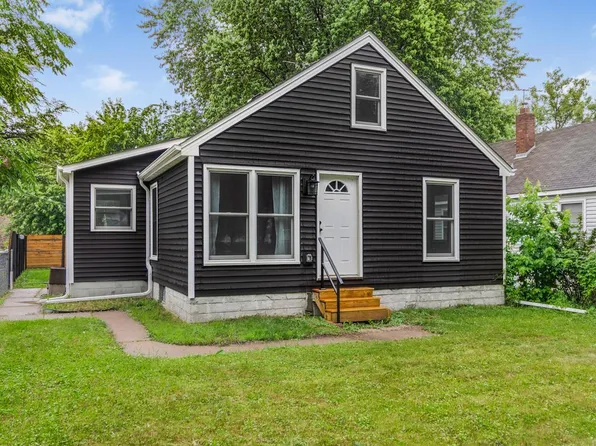 87 Wheelock Pkwy W, Saint Paul, MN 55117