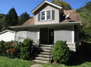 6845 National Rd, Triadelphia, WV 26059