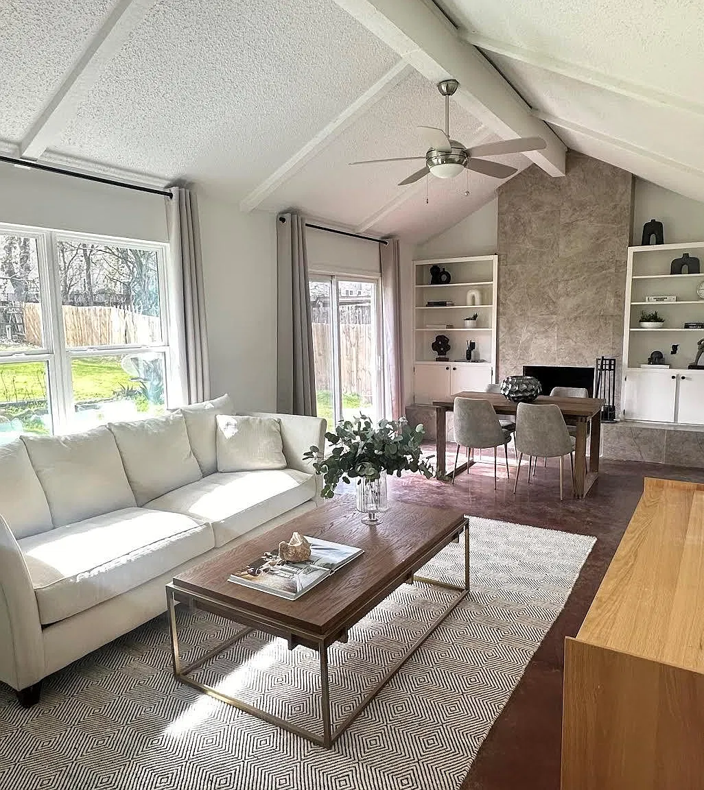 3 bed, 2.0 bath, 1350 sqft, $2,350 — Photo 1