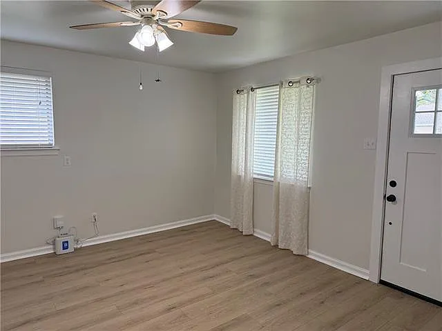 2 bed, 1.0 bath, 948 sqft, $1,900 — Photo 4