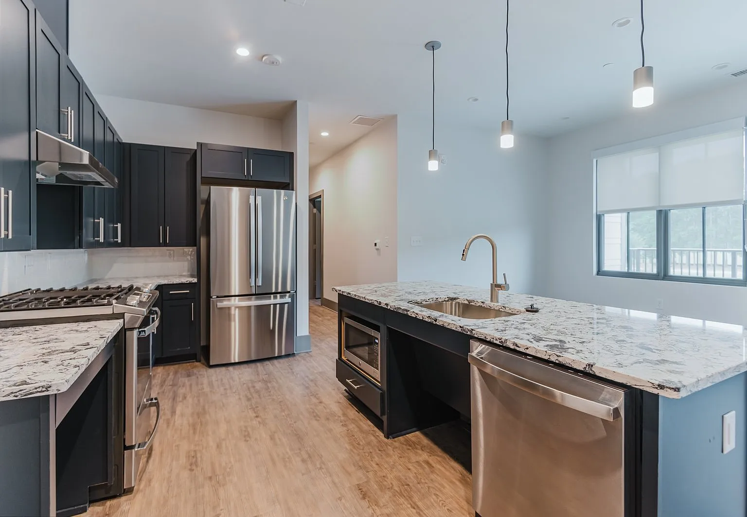 2 bed, 2.0 bath, 1221 sqft, $2,550 — Photo 4