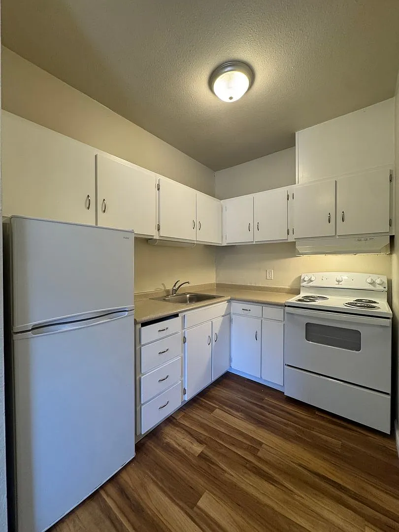 1247 W 6th Ave — Photo 1