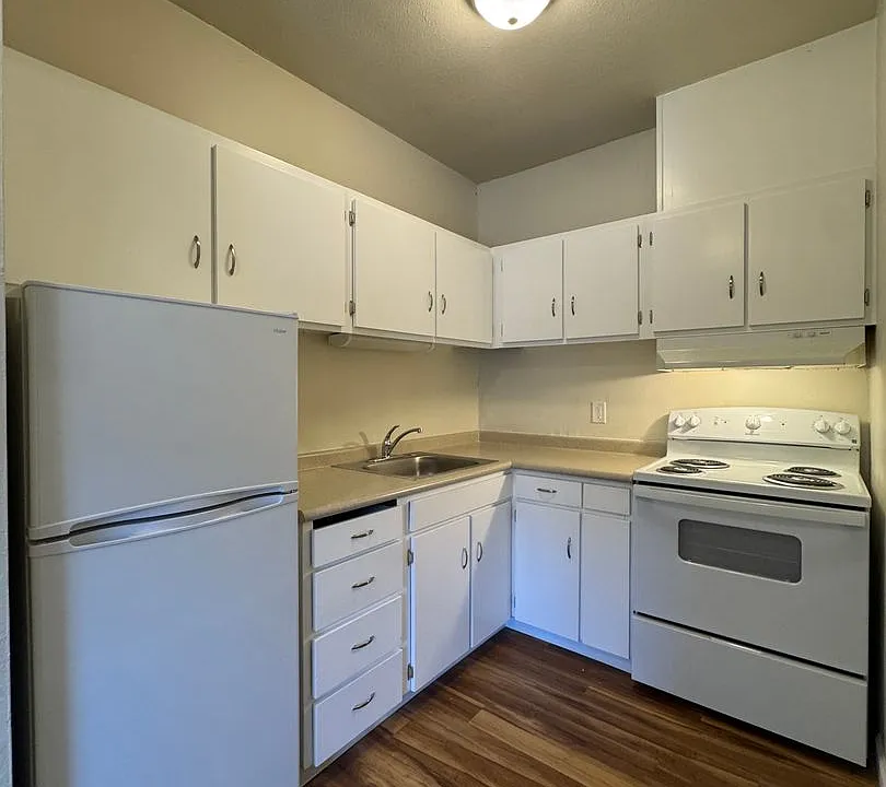 1247 W 6th Ave #6