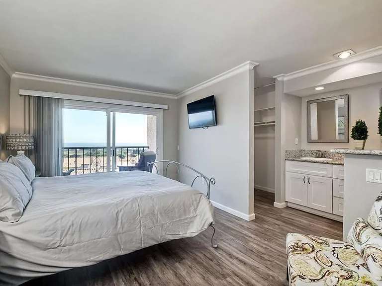6677 Paseo Del Norte #B — Photo 8