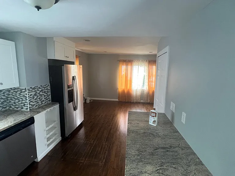 270 Bernard Ter — Photo 9