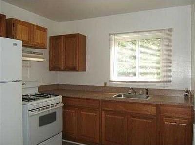 4th image of 433 Burton Ct