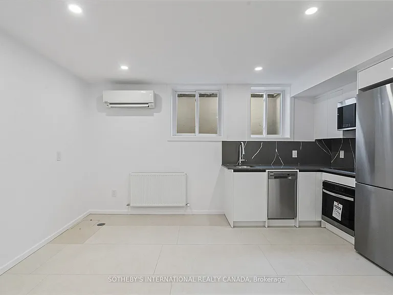 1340 Avenue Rd #B — Photo 12