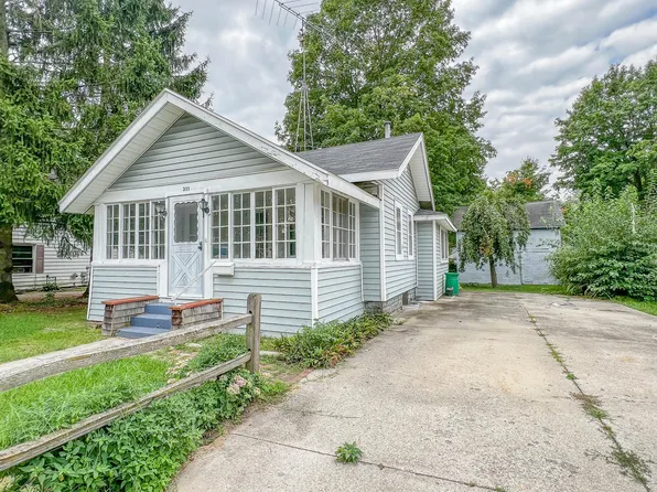 311 N Front St, Dowagiac, MI 49047