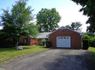 426 Highfield Rd, Salem, VA 24153