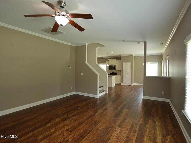 304 Vilas Way S — Photo 7