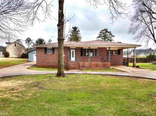 955 E Hermitage Rd NE, Rome, GA 30161