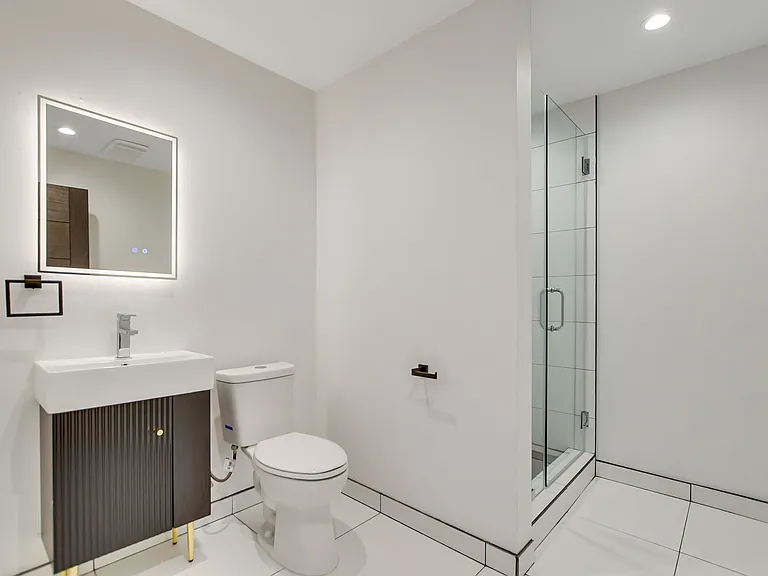 946 S Ridgeley Dr #107 — Photo 7