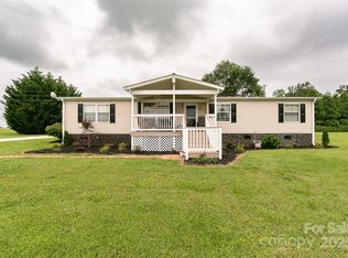174 Way Home Ln, Columbus, NC 28722