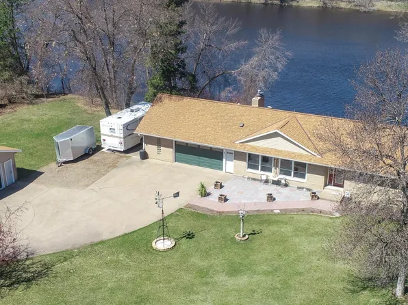 18197 Riverwood Dr, Little Falls, MN 56345