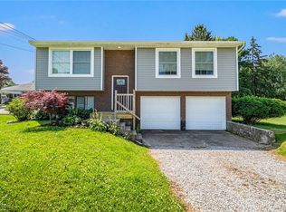1139 Lake Rd, Conneaut, OH 44030