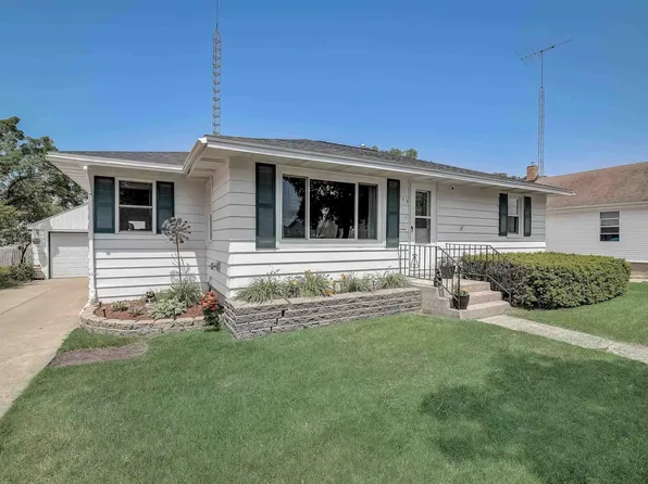 219 W Albert St, Portage, WI 53901