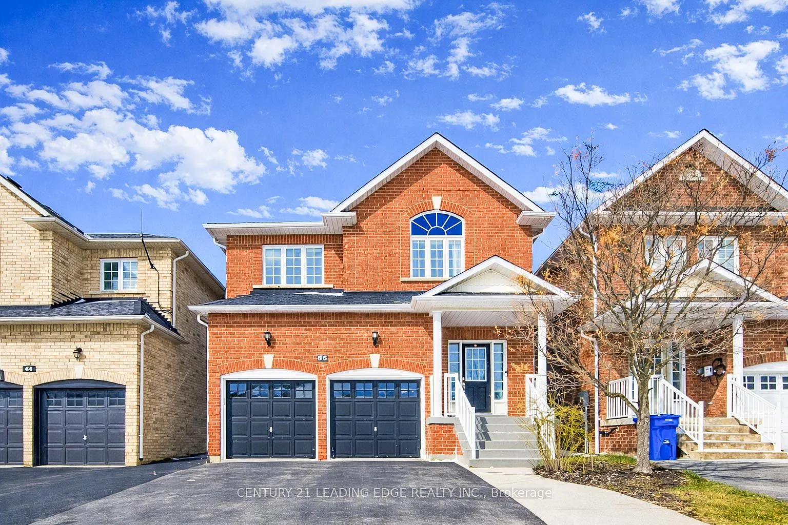 66 Woodbury Cres photo 1