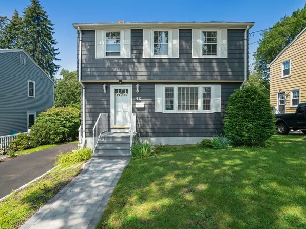 42 Rockland Ave, Arlington, MA 02474