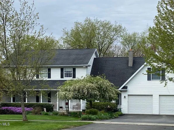 201 Autumn Dr, Moscow, PA 18444