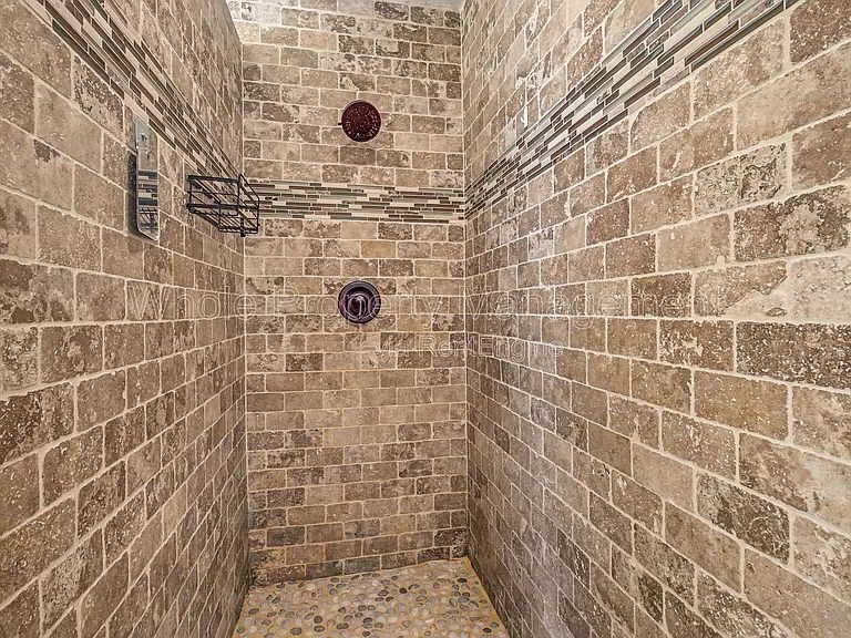 2514 Clermont St — Photo 14