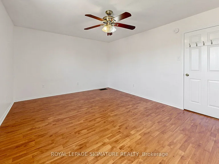 1634 Fairfield Cres #MAIN — Photo 17