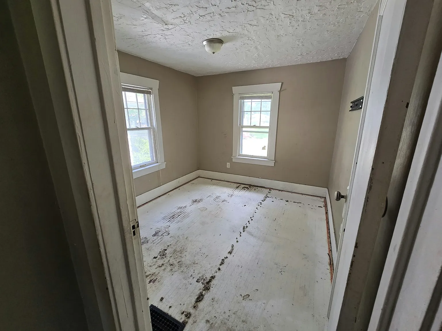 1363 East Johns Avenue — Photo 4
