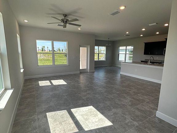 3rd image of 1100 Canfield Cir SE