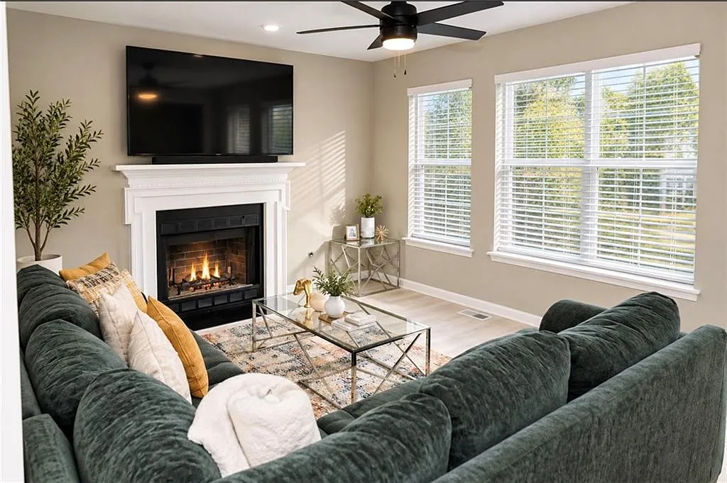 3 bed, 2.5 bath, 1768 sqft, $2,500 — Photo 2