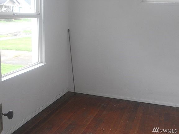5th image of 425 Eklund Ave