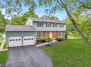 5 Dunbar Dr, Princeton Junction, NJ 08550