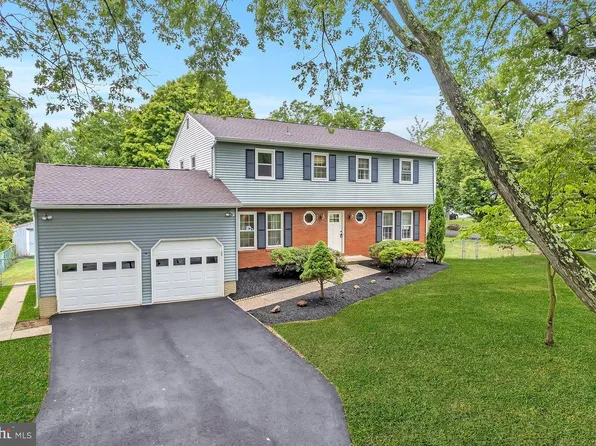 5 Dunbar Dr, Princeton Junction, NJ 08550