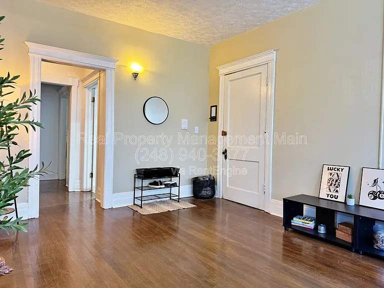 4425 John R. — Photo 17