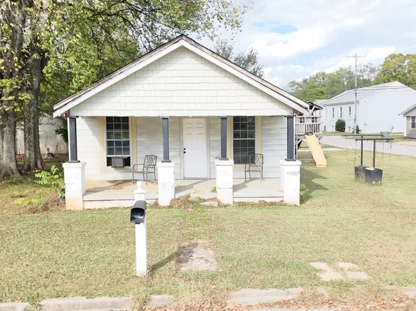 438 3rd St, Lawrenceburg, TN 38464