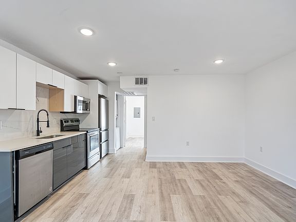 3rd image of 1513 N Carroll Ave #102