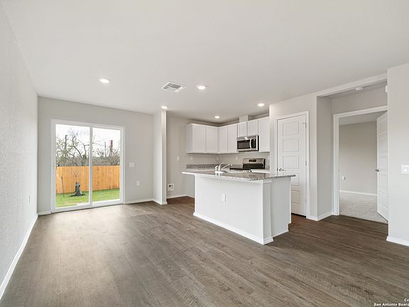 4th image of 1526 Outrigger Way