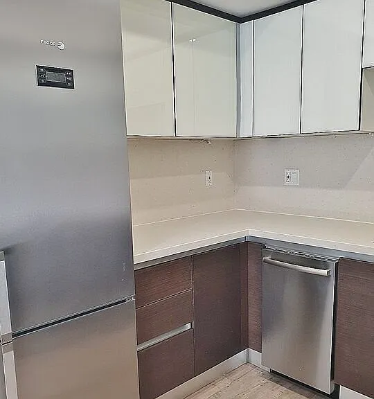 1611 S Beverly Glen Blvd #3C — Photo 6