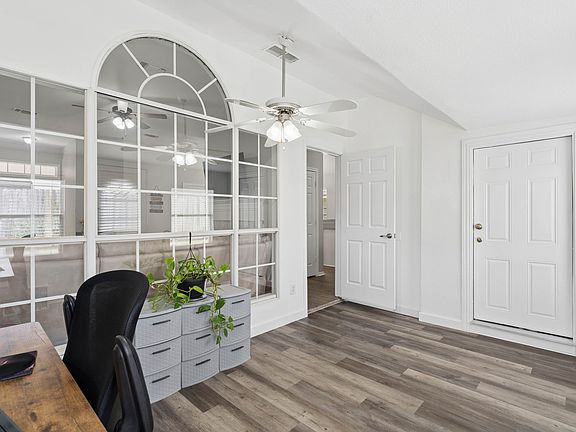 4th image of 1909 Timberline Ln