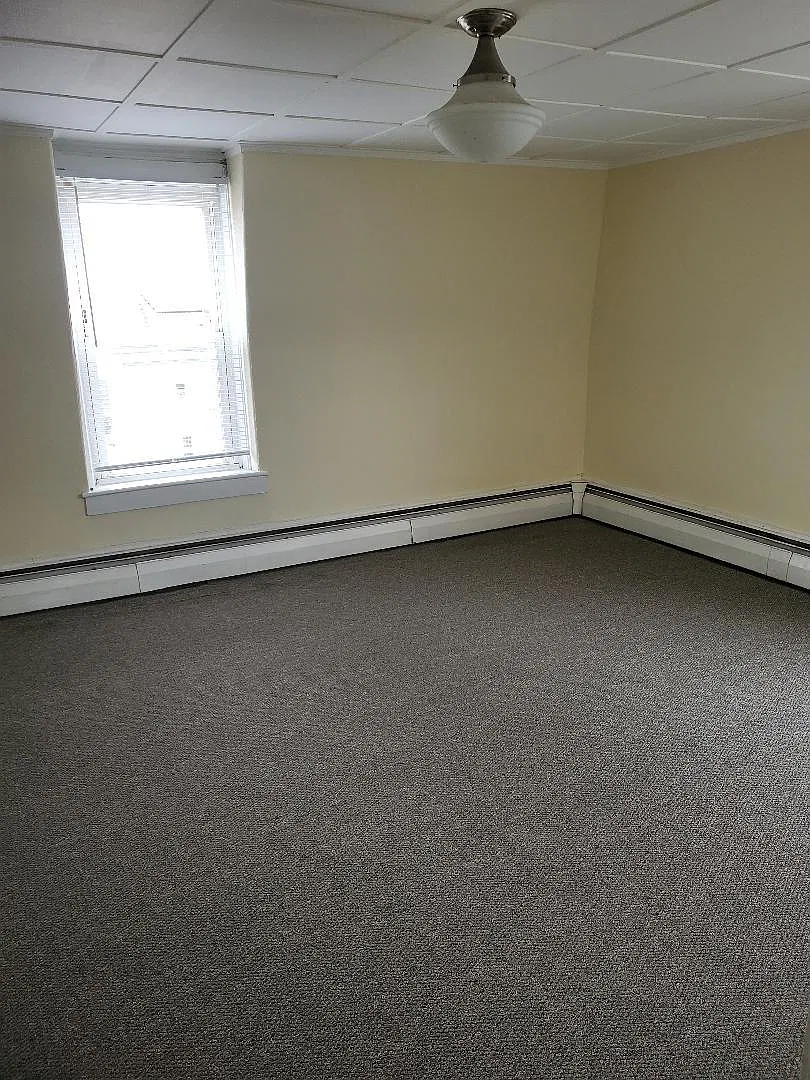 38 Colfax St — Photo 3