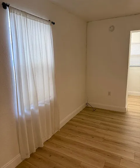 6122 NE 5th Ave #3 — Photo 5