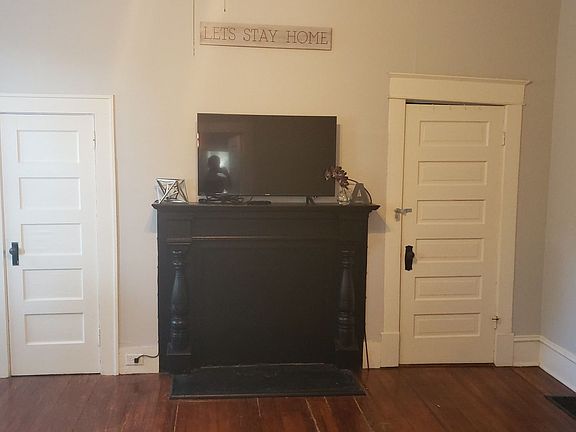 4th image of 1806 E North St #58f9d324d