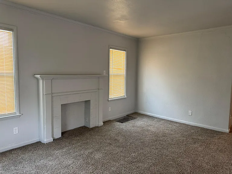 9430 Philip St — Photo 6