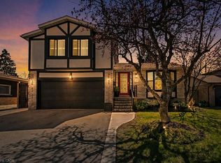 71 Esther Ave, Cambridge, ON N1S 4L7