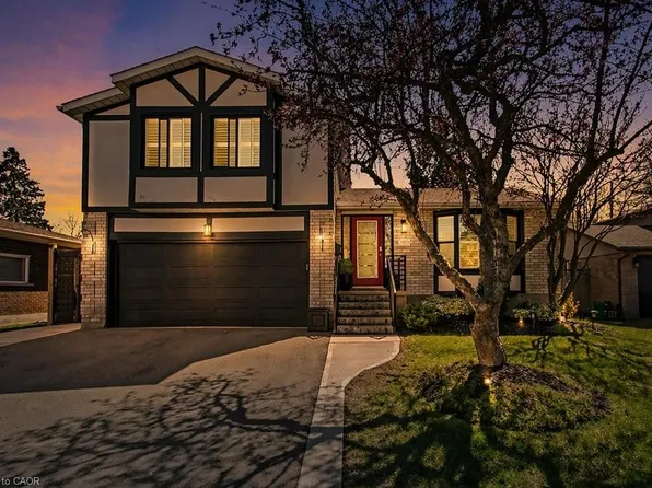 71 Esther Ave, Cambridge, ON N1S 4L7