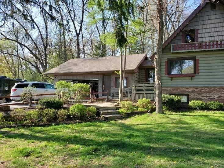 2nd image of 8362 Burr Oak Rd