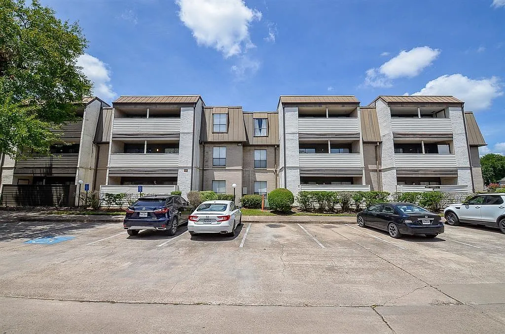 2 bed, 1.5 bath, 950 sqft, $1,150 — Photo 2